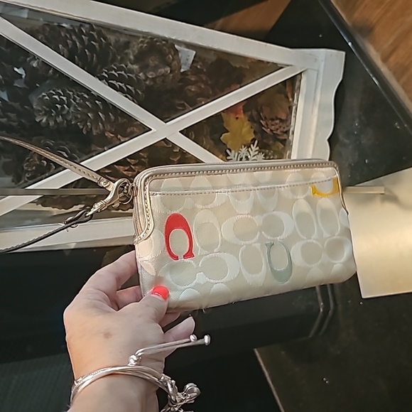 COACH  Wristlet - Picture 2 of 6